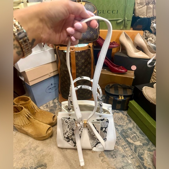 Beautiful Handbag/Shoulder Bag! - Picture 7 of 9